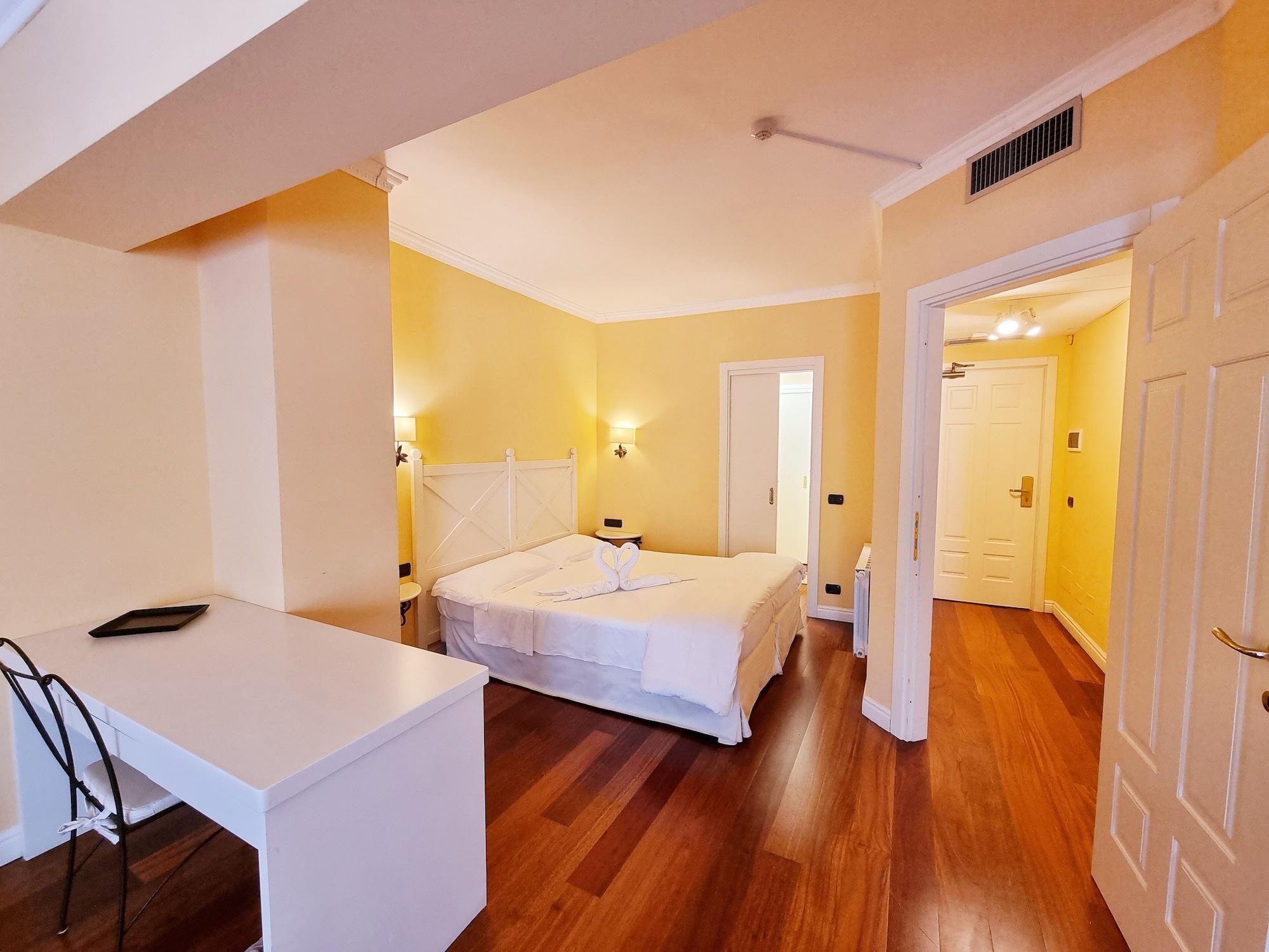 Canali, Portofino Coast 4*
